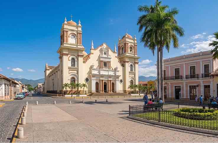 Travellers booking cheap flights from Miami to Managua online.